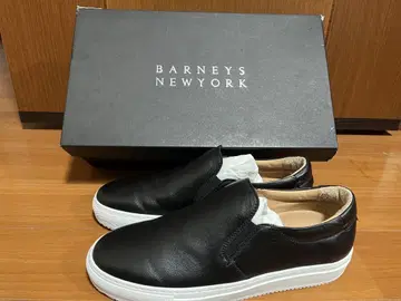 미사용 새상품 BARNEYS NEW YORK 블랙 슬립온