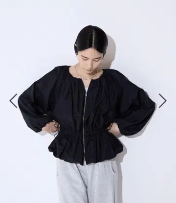 JEANASIS 멀티WAY 개더 페플럼 블라우스 블랙 지나시스