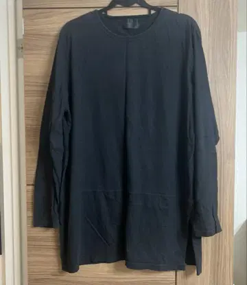 Whiteland Blackburn 블랙 티셔츠