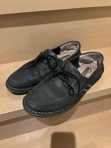 Clarks 블랙 모카신 신발