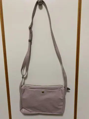 Neutral Gray 핑크 숄더백 내부 포켓 부착