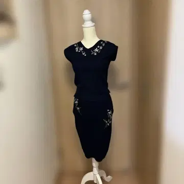 네이비 자수 셋업