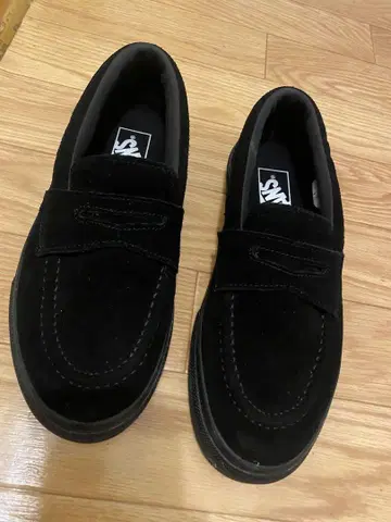 VANS 블랙 스웨이드 로퍼 스니커즈