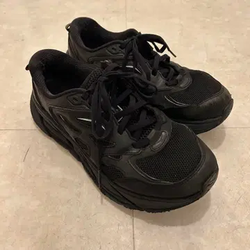 [ HOKA ONEONE ] 스니커즈 블랙