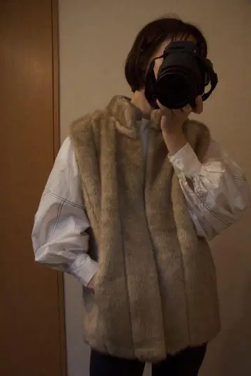 베이지 퍼 베스트