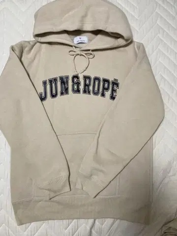 준 & 로페 후드티