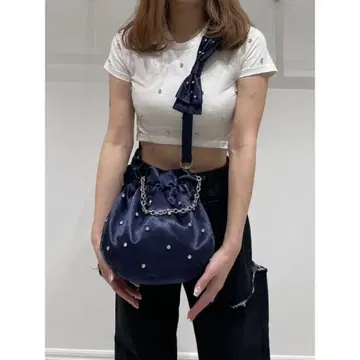 epine 에피누 네이비 컬러 네이비 새틴 비쥬 리본 숄더백