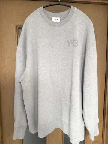 Y-3 와이쓰리 동일 컬러 원포인트 로고 맨투맨 그레이 L