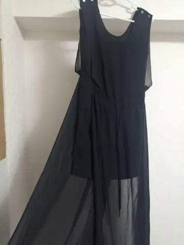 MO&Co. 블랙 원피스 아시아 S