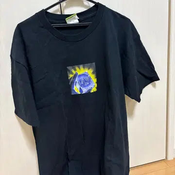 HUF 블랙 T셔츠