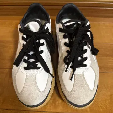 오니츠카타이거 데레시티 23.5