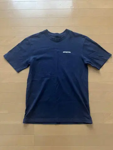 patagonia 네이비 T셔츠 S사이즈
