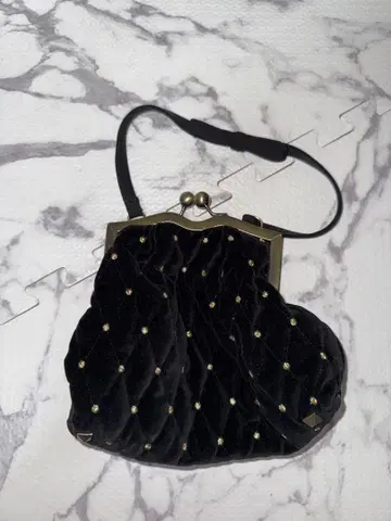 Bibiy. ODETTE CAT BAG