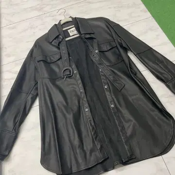 ZARA 블랙 가죽 자켓 XS