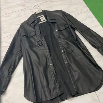 ZARA 블랙 가죽 자켓 XS