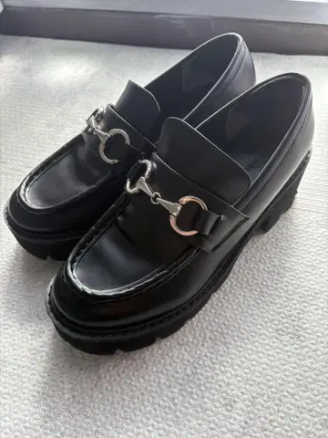 통굽 로퍼 블랙