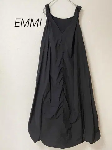 새상품급 emmi 나일론 에어 볼륨 슬리브리스 원피스 블랙 M