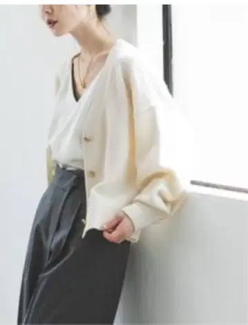 NOBLE 캐시미어 혼방 V넥 퍼프 슬리브 가디건
