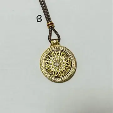 마와르 네팔 소 목걸이 회전 골드 만박 간사이 만박 B 화이트