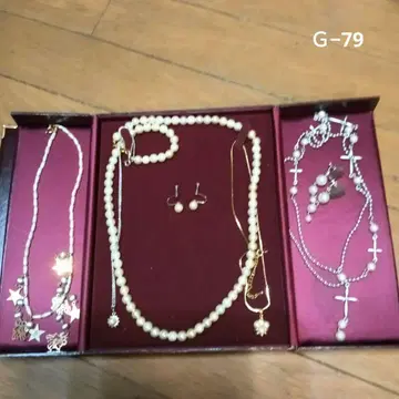 유품 정리 생전 정리 펄 액세서리 묶음 판매 캐주얼부터 포멀까지