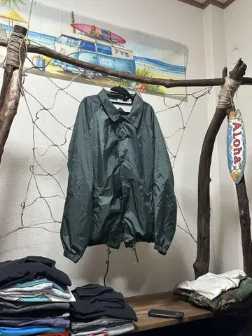 다크 그린 나일론 자켓