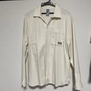 DTIN 크림색 긴팔 셔츠