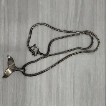 실버 고래 꼬리 목걸이