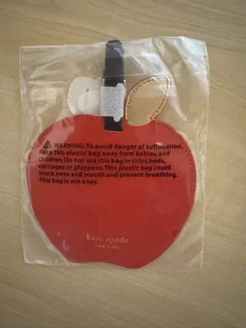 새상품 미사용 kate spade NEW YORK 애플 러기지 택