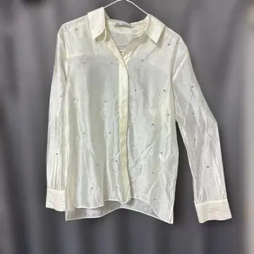 ZARA 비쥬 장식 화이트 긴팔 셔츠