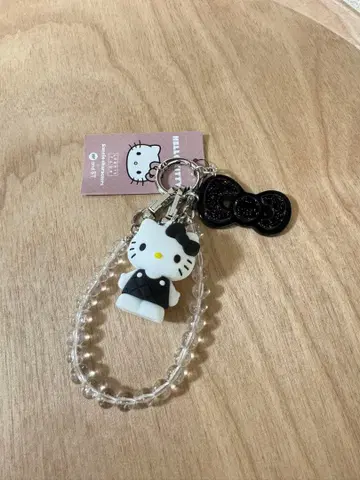 [ 미사용 새상품 ] 헬로키티 퀼팅 키 체인 블랙