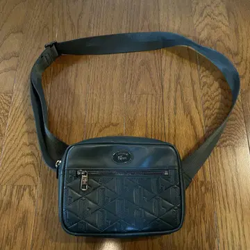 새상품급 LACOSTE 숄더백 짙은 그린 계열