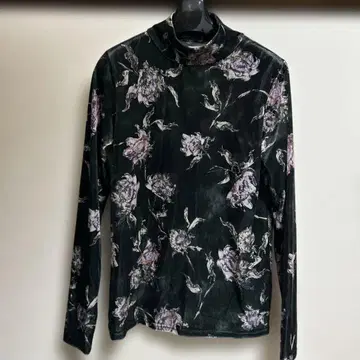 AMERI vintage 터틀넥 벨벳 긴팔 티셔츠 블랙 꽃무늬