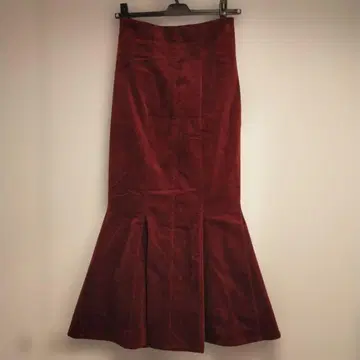[ 새상품급 ] Herlipto Calla Lily Skirt