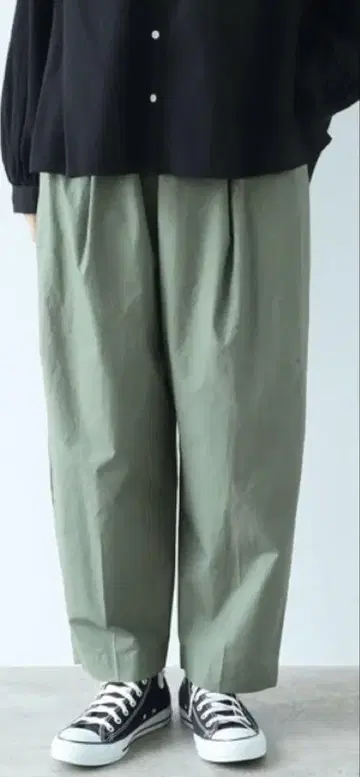 뷔르데사봉 마포 턱 팬츠 유니 아틀리에 피그 이키