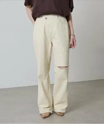 새상품 ] Q.anos/스테이지 데님 [ 아이보리 size1 ]