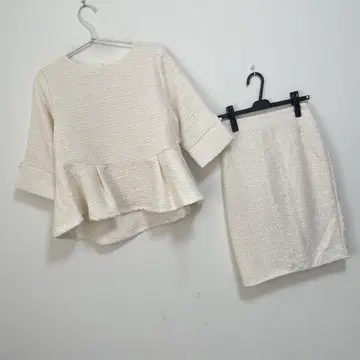 고베 레터스 [푸치 레터스] 고를 수 있는 2가지 타입 페플럼 포멀 셋업