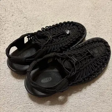 KEEN 유니크 샌들 블랙 24cm