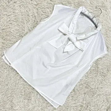 인덱스 화이트 보타이 블라우스 슬리브리스 리본 사이드 슬릿 M