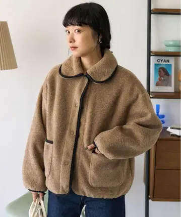 둥근 카라 컷 보아 자켓