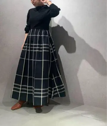 엘렌딕 도킹 원피스 체크 무늬 롱 원피스 (블랙 네이비)