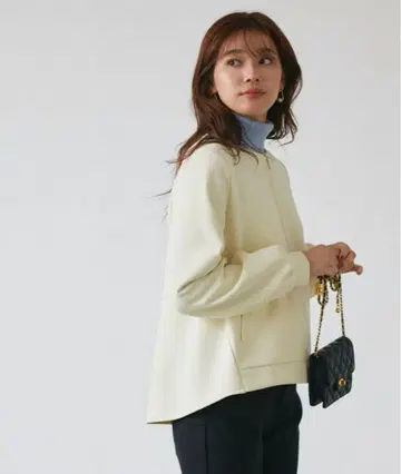 pierrot 페어 스킨 벨로아 백 프릴 블루종