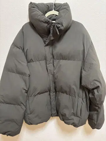 UNIQLO U 패디드 볼륨 자켓 M 사이즈 올리브 다운