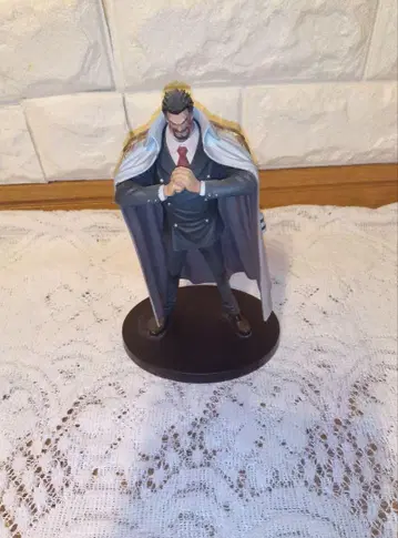 해군 가프 중장 피규어