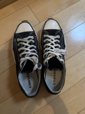 CONVERSE 블랙 로우컷 스니커즈