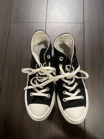 컨버스 블랙 하이컷 스니커즈
