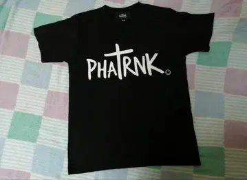 PHATRNK 로고 블랙 T셔츠