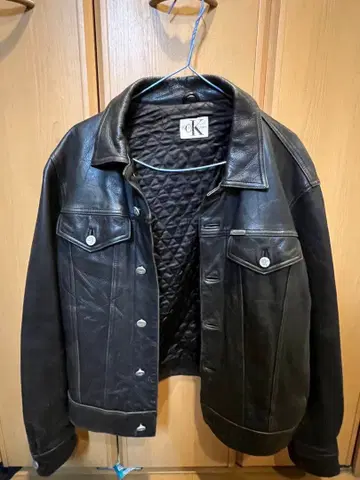 Calvin Klein Jeans 블랙 가죽 자켓