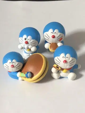 도라에몽 피규어 4개 세트