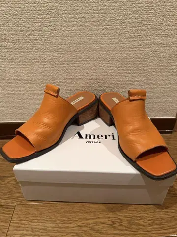 Ameri 가죽 샌들