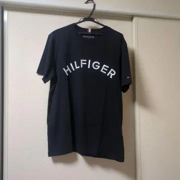 TOMMY HILFIGER 네이비 T셔츠